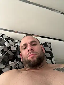 Snapshot of J_thebeastxxx chatting on February 2026 02:02:02 AM J thebeastxxx online show from February 2026 02:02:02 AM