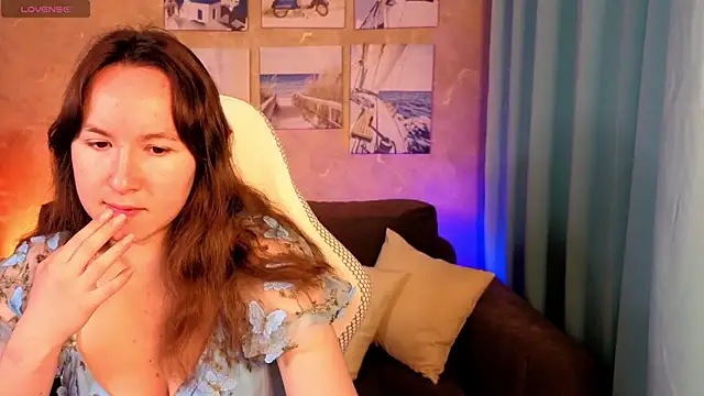 Snapshot of SindieStorm chatting on April 2026 01:14:02 AM SindieStorm online show from April 2026 01:14:02 AM