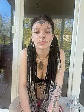 Snapshot of demonLamia chatting on April 2026 05:08:02 PM demonLamia online show from April 2026 05:08:02 PM