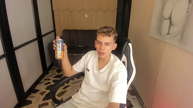 Snapshot of JuanSixx_ chatting on January 2026 08:14:01 PM JuanSixx online show from January 2026 08:14:01 PM