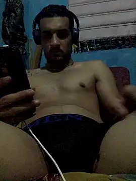 Snapshot of Wicy23 chatting on May 2026 02:08:02 AM Wicy23 online show from May 2026 02:08:02 AM