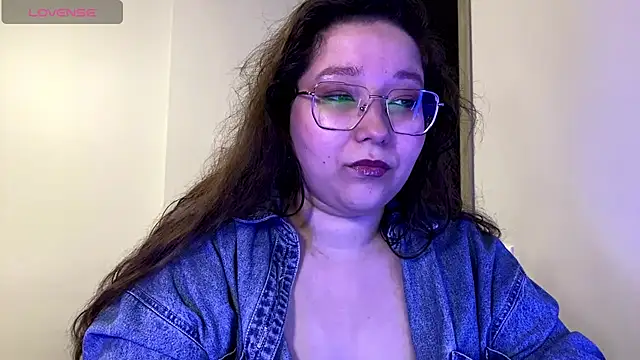 AemiliaLust online show from January 2026 06:22:01 PM