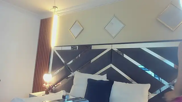 Ambarross  online show from April 2026 01:56:02 PM