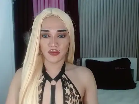 Kendalllust online show from May 2026 01:53:01 PM