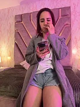 elodie rouge online show from April 2026 12:16:02 PM