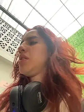 Snapshot of elodie_rouge chatting on May 2026 01:16:02 PM elodie rouge online show from May 2026 01:16:02 PM