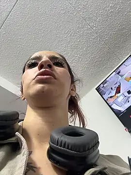 elodie rouge online show from July 2026 12:33:02 PM