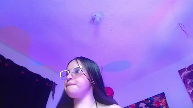 Snapshot of valeri_sotoo chatting on May 2026 01:40:01 PM valeri sotoo online show from May 2026 01:40:01 PM