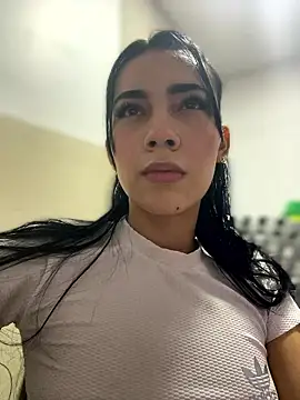 Snapshot of Aliison1_ chatting on January 2026 06:33:02 PM Aliison1 online show from January 2026 06:33:02 PM