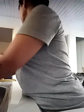 RossyAlvarez online show from April 2026 08:59:01 PM