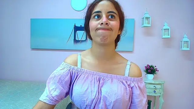 Snapshot of scarlett_clyde chatting on July 2026 02:46:01 PM scarlett clyde online show from July 2026 02:46:01 PM