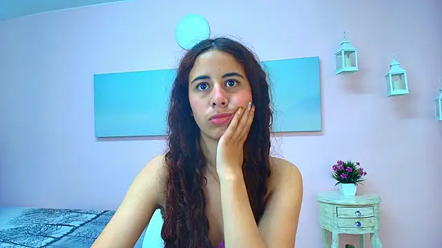 Snapshot of scarlett_clyde chatting on July 2026 12:43:01 PM scarlett clyde online show from July 2026 12:43:01 PM