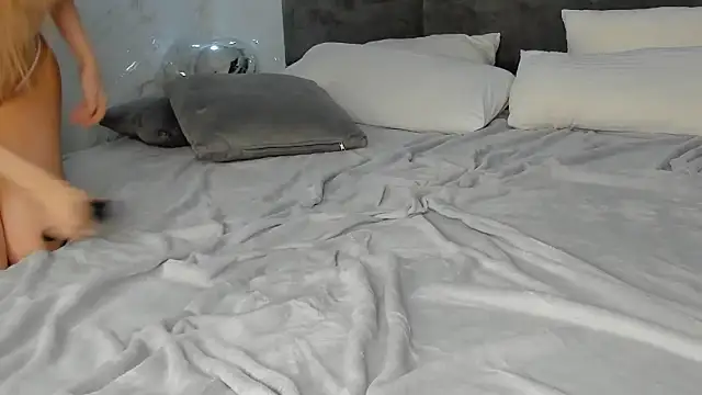 Snapshot of Anneta_Hart chatting on April 2026 07:58:02 PM Anneta Hart online show from April 2026 07:58:02 PM