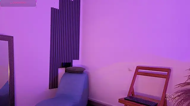 fransheskarossi online show from March 2026 12:01:02 PM