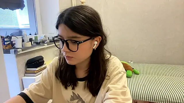 SaintMari online show from July 2026 01:28:02 PM