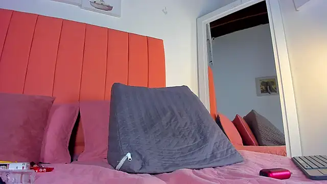 rose thompson19 online show from April 2026 07:40:01 PM