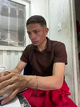 santiObrero online show from March 2026 07:32:01 PM