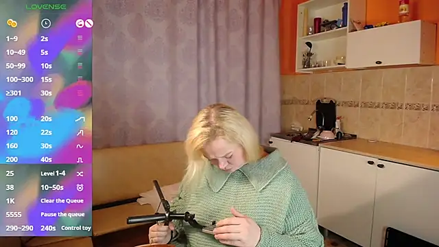 Snapshot of LisaWiliams chatting on February 2026 04:13:01 PM LisaWiliams online show from February 2026 04:13:01 PM