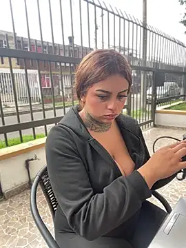 EmilyMoore Pink online show from February 2026 08:23:02 PM