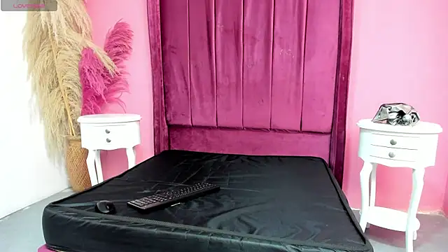 mitzukywinteer online show from July 2026 08:33:01 PM