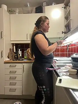 justsomeoneuknow online show from February 2026 06:26:02 PM