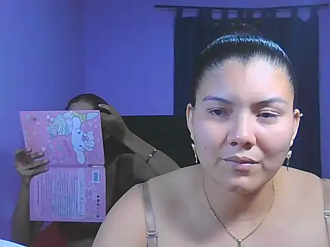 Helena-Paola online show from February 2026 05:00:01 AM