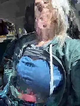 Snapshot of LindseyFAFO chatting on April 2026 02:34:01 PM LindseyFAFO online show from April 2026 02:34:01 PM
