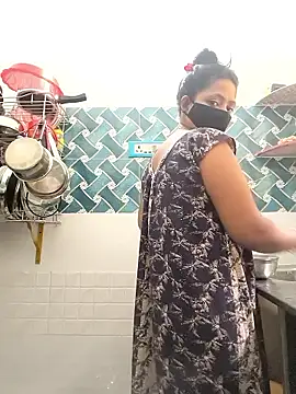 Hot-Tinaa online show from March 2026 09:03:02 AM