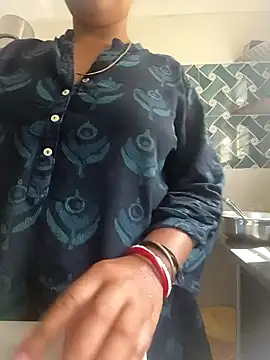 Hot-Tinaa online show from April 2026 09:13:01 AM