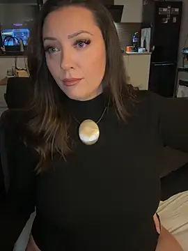 21tweetypie21 online show from February 2026 07:10:02 PM