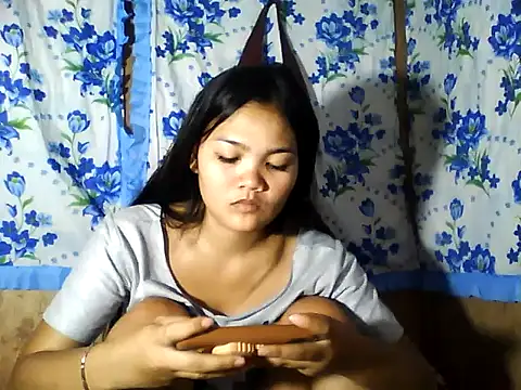 PinaySkinnyJust18 online show from April 2026 10:58:01 PM