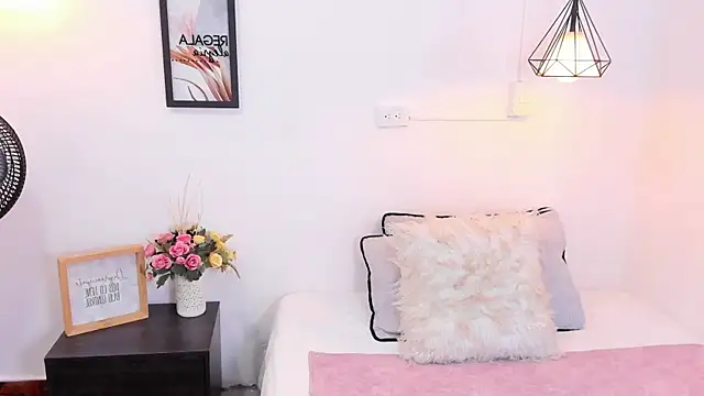 annarosse  online show from May 2026 12:10:01 PM