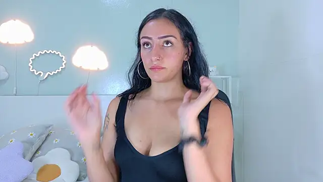 Snapshot of AmmyRouse__ chatting on February 2026 11:18:01 AM AmmyRouse online show from February 2026 11:18:01 AM