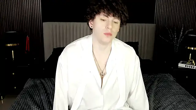 Snapshot of TylerGibson chatting on February 2026 04:23:02 AM TylerGibson online show from February 2026 04:23:02 AM