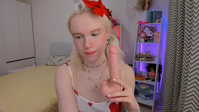 Mia WaterFall online show from February 2026 03:15:01 AM