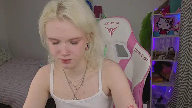 Snapshot of Mia_WaterFall chatting on April 2026 03:26:01 AM Mia WaterFall online show from April 2026 03:26:01 AM