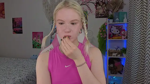 Snapshot of Mia_WaterFall chatting on May 2026 03:12:02 AM Mia WaterFall online show from May 2026 03:12:02 AM
