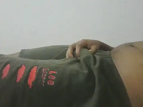 Snapshot of straightnd chatting on February 2026 05:10:01 PM straightnd online show from February 2026 05:10:01 PM