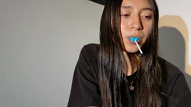 Snapshot of isabella_nowa chatting on June 2026 11:40:02 PM isabella nowa online show from June 2026 11:40:02 PM