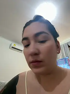 Snapshot of KathiaJenner chatting on February 2026 02:17:02 PM KathiaJenner online show from February 2026 02:17:02 PM