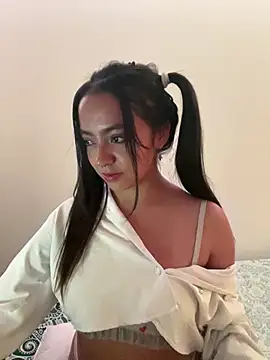 Snapshot of laraa_rous chatting on February 2026 12:26:01 AM laraa rous online show from February 2026 12:26:01 AM