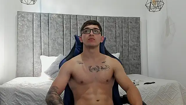 Snapshot of Calvin_Hunter chatting on February 2026 02:45:01 PM Calvin Hunter online show from February 2026 02:45:01 PM