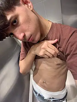 Naim TheKing online show from April 2026 11:57:02 PM