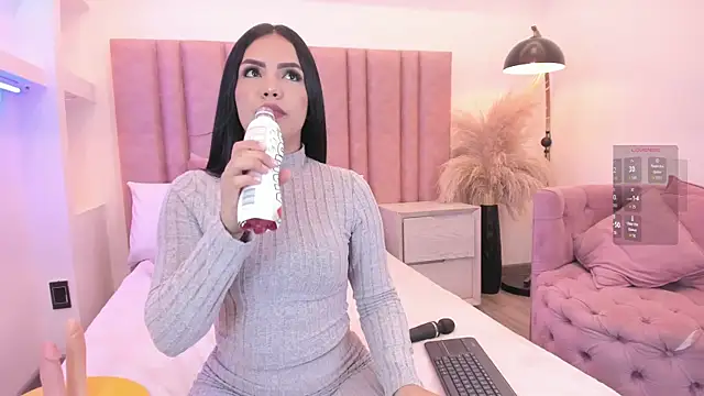 Im LunaLuxe online show from April 2026 09:04:02 PM