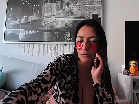 Snapshot of Yulian_Milf chatting on February 2026 04:24:02 PM Yulian Milf online show from February 2026 04:24:02 PM