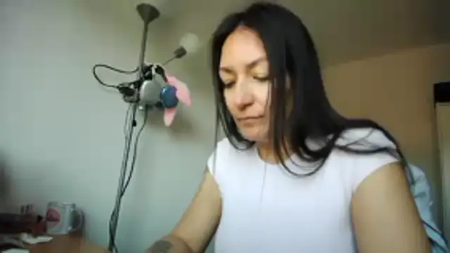 Snapshot of Yulian_Milf chatting on February 2026 10:12:01 AM Yulian Milf online show from February 2026 10:12:01 AM