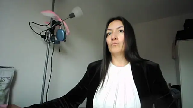 Yulian Milf online show from March 2026 05:08:01 PM