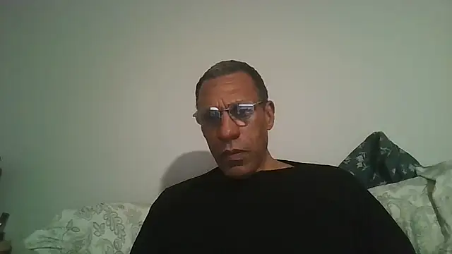 swimmer2496 online show from February 2026 01:20:01 AM