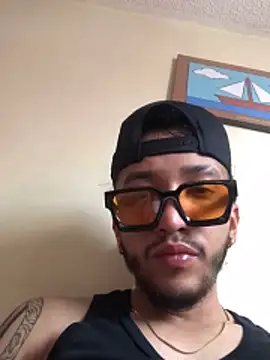 Camiloandres2405 online show from January 2026 09:07:02 PM