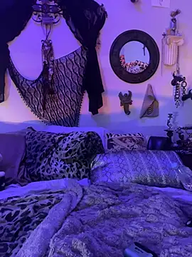 luxxlola online show from April 2026 11:32:01 AM